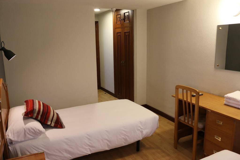 Hostal Alda Palencia Plaza Exterior photo